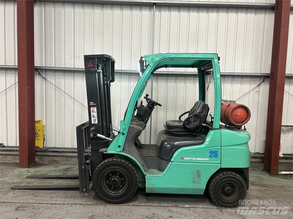 Mitsubishi FG25N Газовые погрузчики