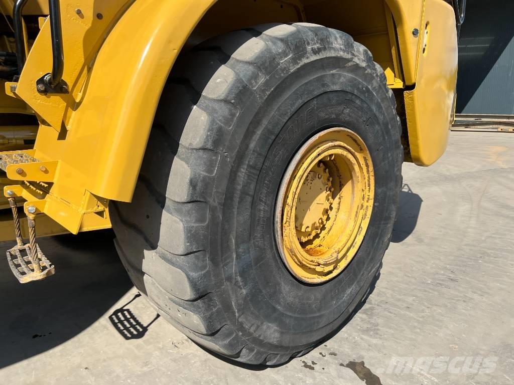 CAT 740 Water Truck Поливочные машины