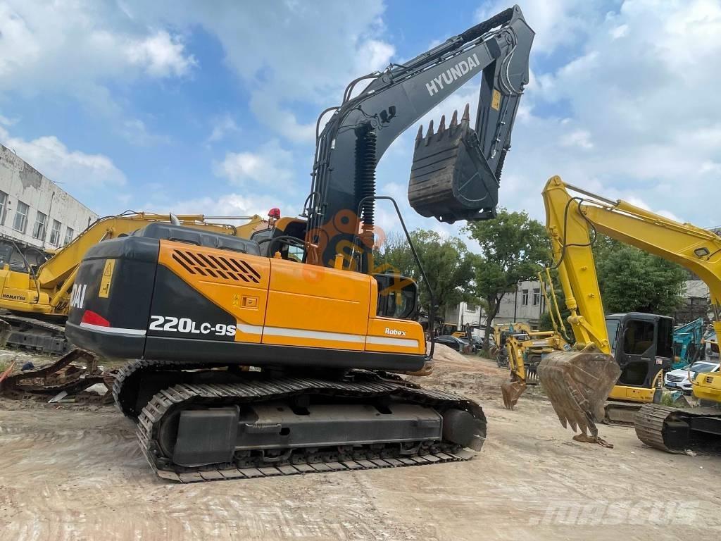 Hyundai Robex 220 Гусеничные экскаваторы