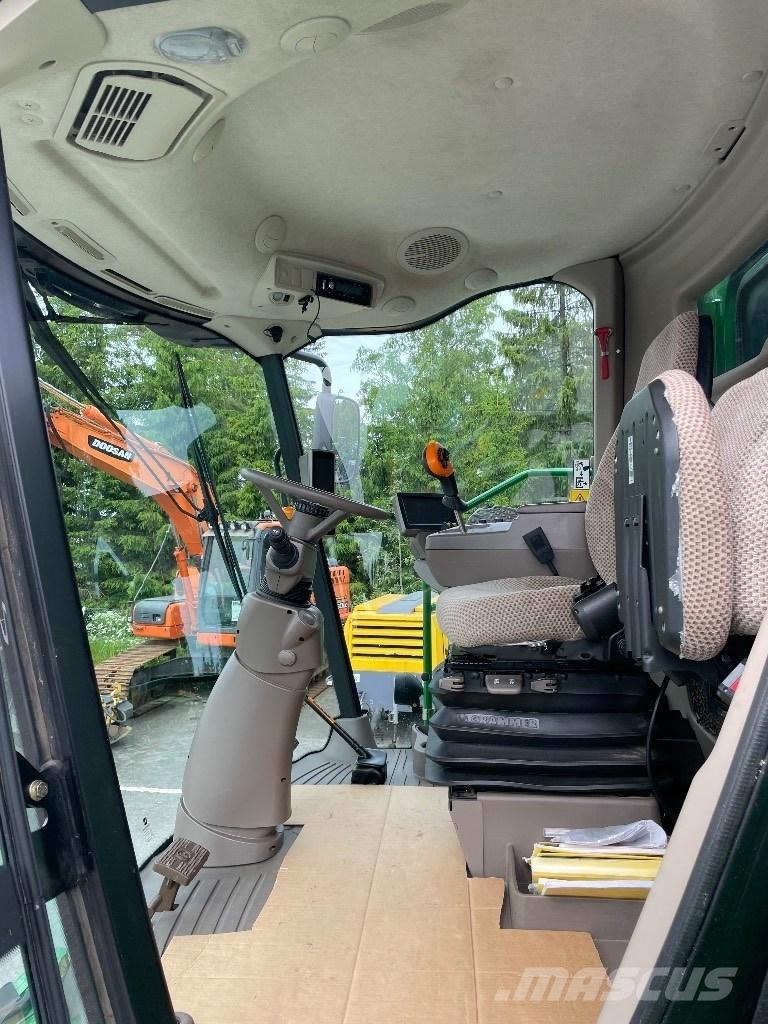 John Deere W540 Зерноуборочные комбайны