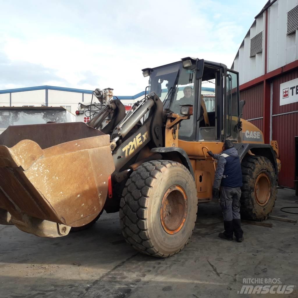 CASE 721 E XT Фронтальные погрузчики