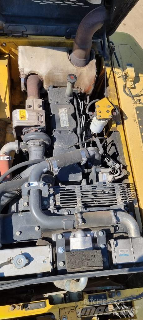 Komatsu PC 210-8 Гусеничные экскаваторы
