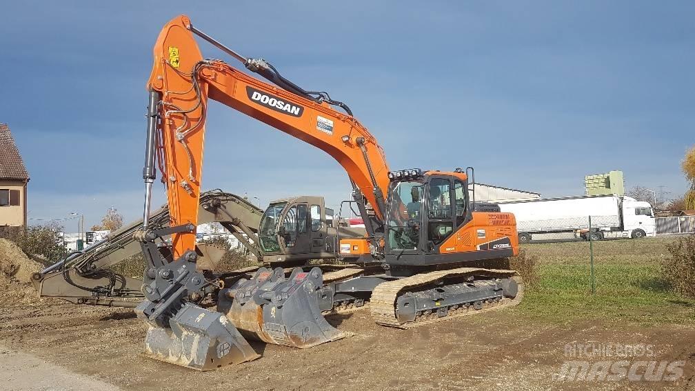 Doosan DX 225 Гусеничные экскаваторы