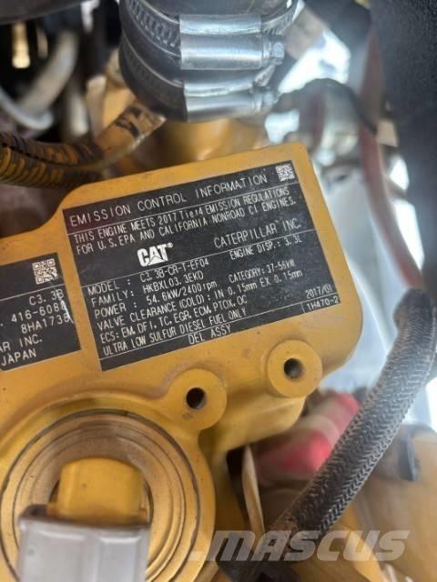 CAT 906 Фронтальные погрузчики