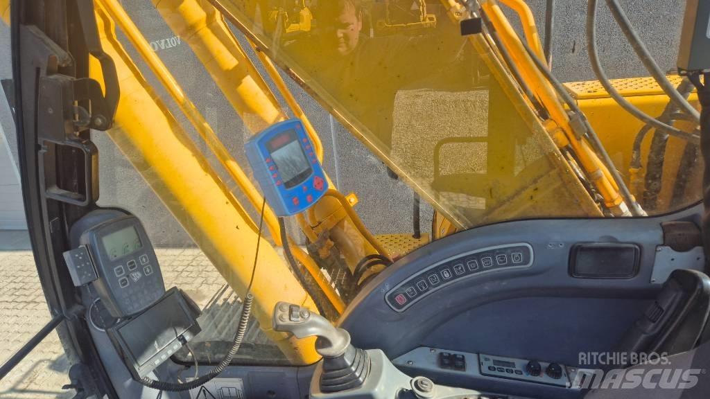 JCB JS 220 LC Гусеничные экскаваторы