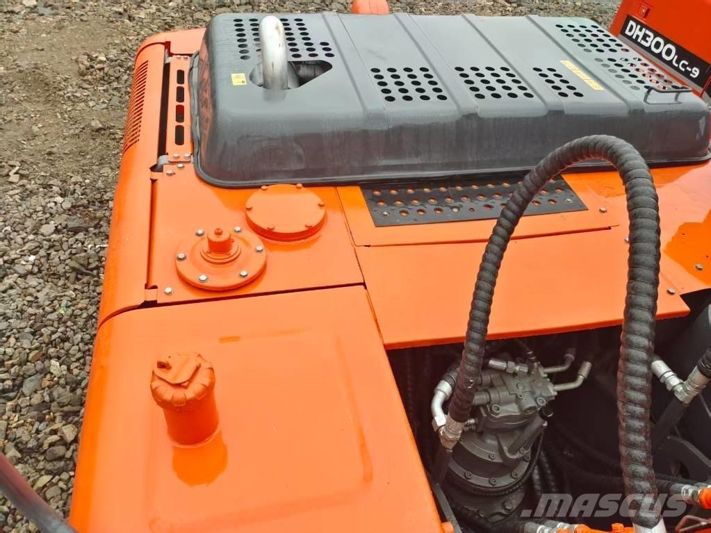 Hitachi ZX 200 Гусеничные экскаваторы