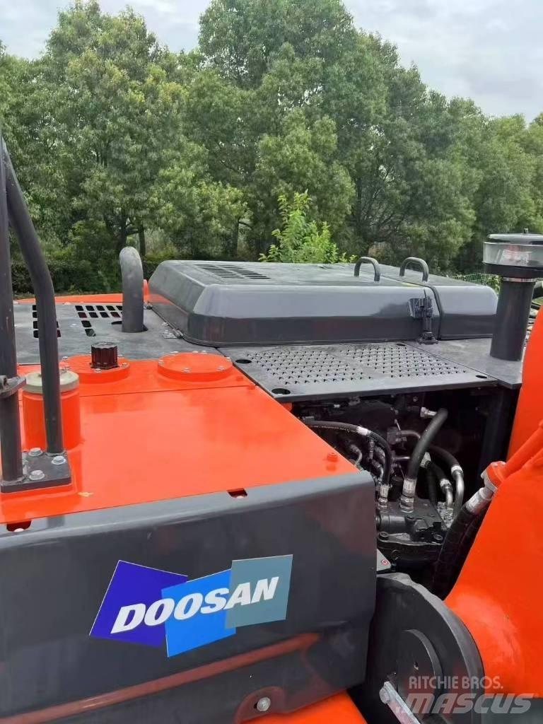 Doosan DX 225LC-9C Гусеничные экскаваторы