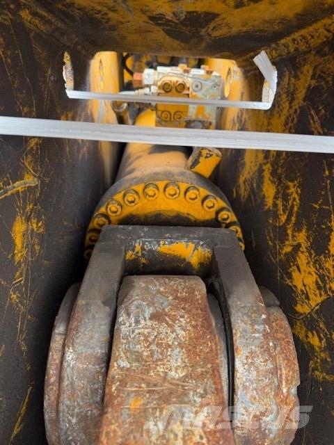 Zato 35 SCRAP SHEAR Навесные резаки асфальта