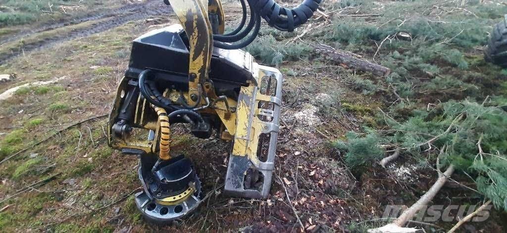 John Deere 1270 E Харвестеры