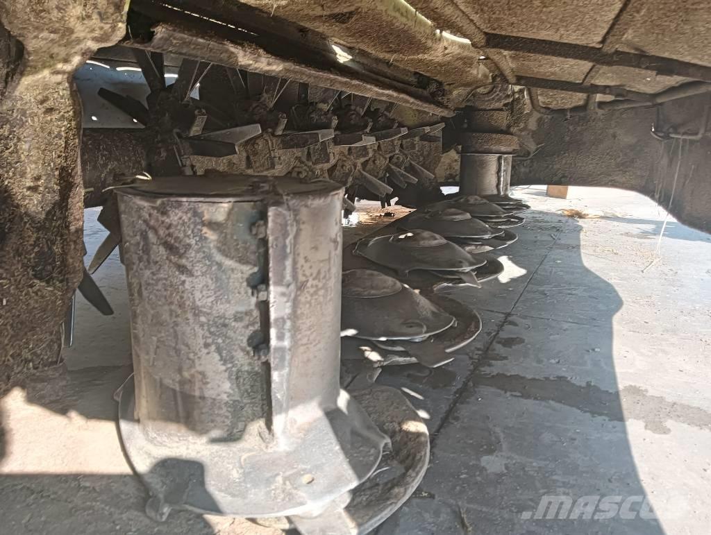 CLAAS Disco 2700 C Косилки плющилки