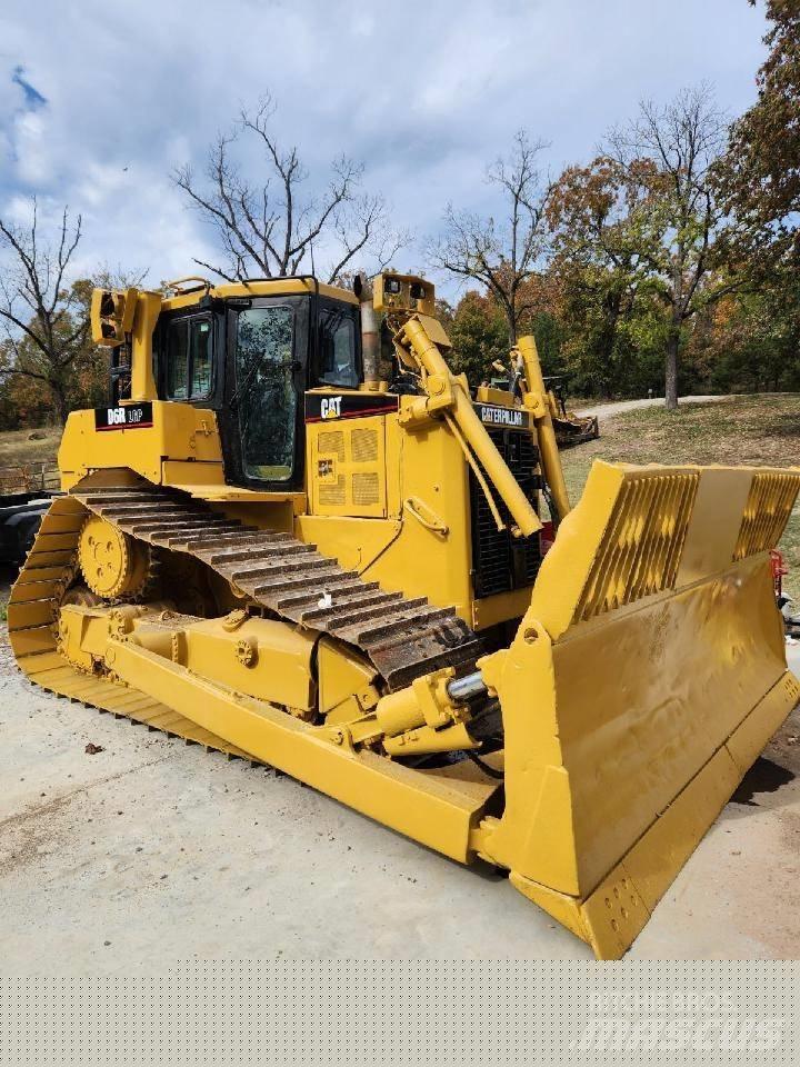 CAT D 6 R Гусеничные бульдозеры
