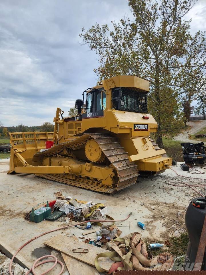 CAT D 6 R Гусеничные бульдозеры