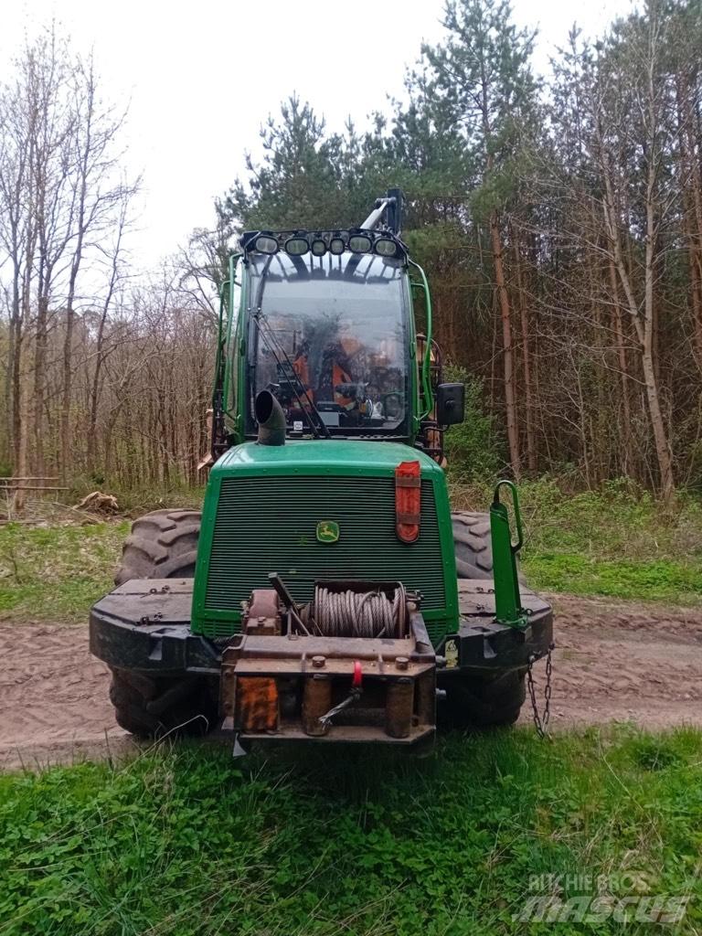 John Deere 1010 E Форвардеры