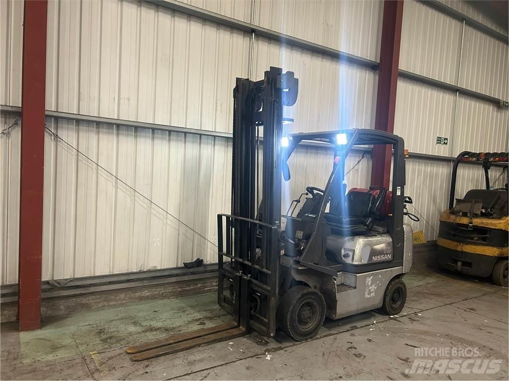 Nissan P1D1A18LQ Газовые погрузчики