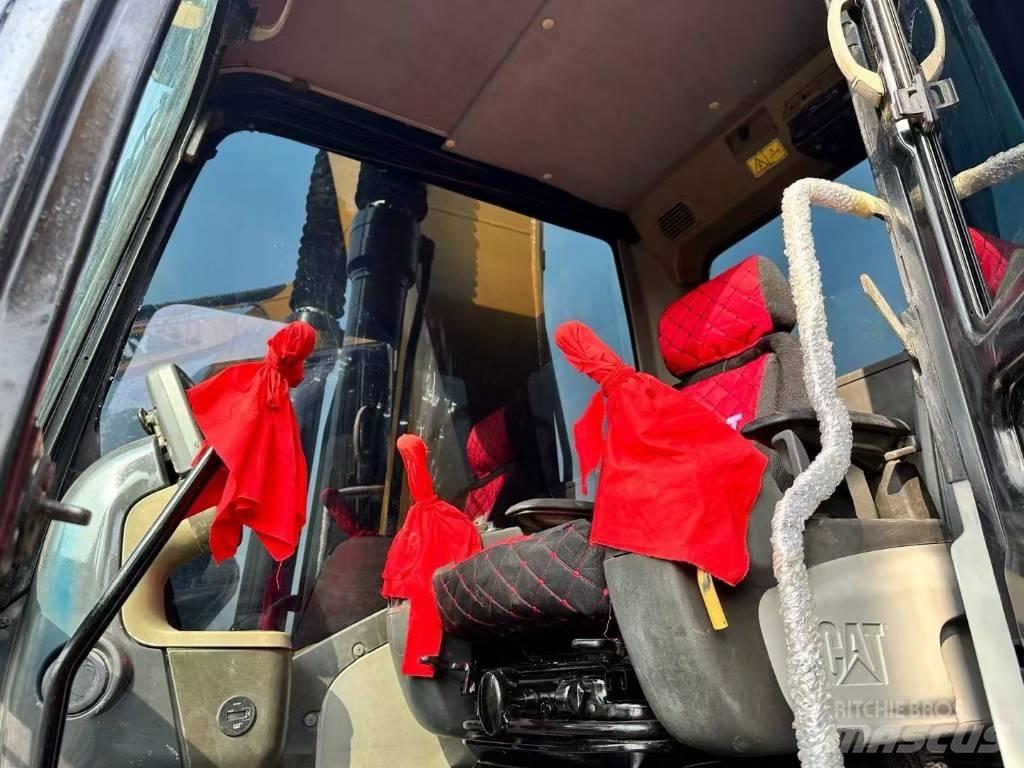 CAT 320 D Гусеничные экскаваторы