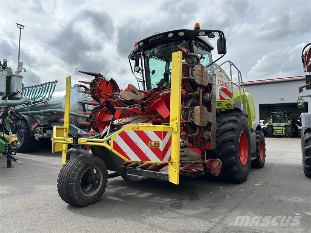 CLAAS Jaguar 970 Прицепные кормоуборочные комбайны