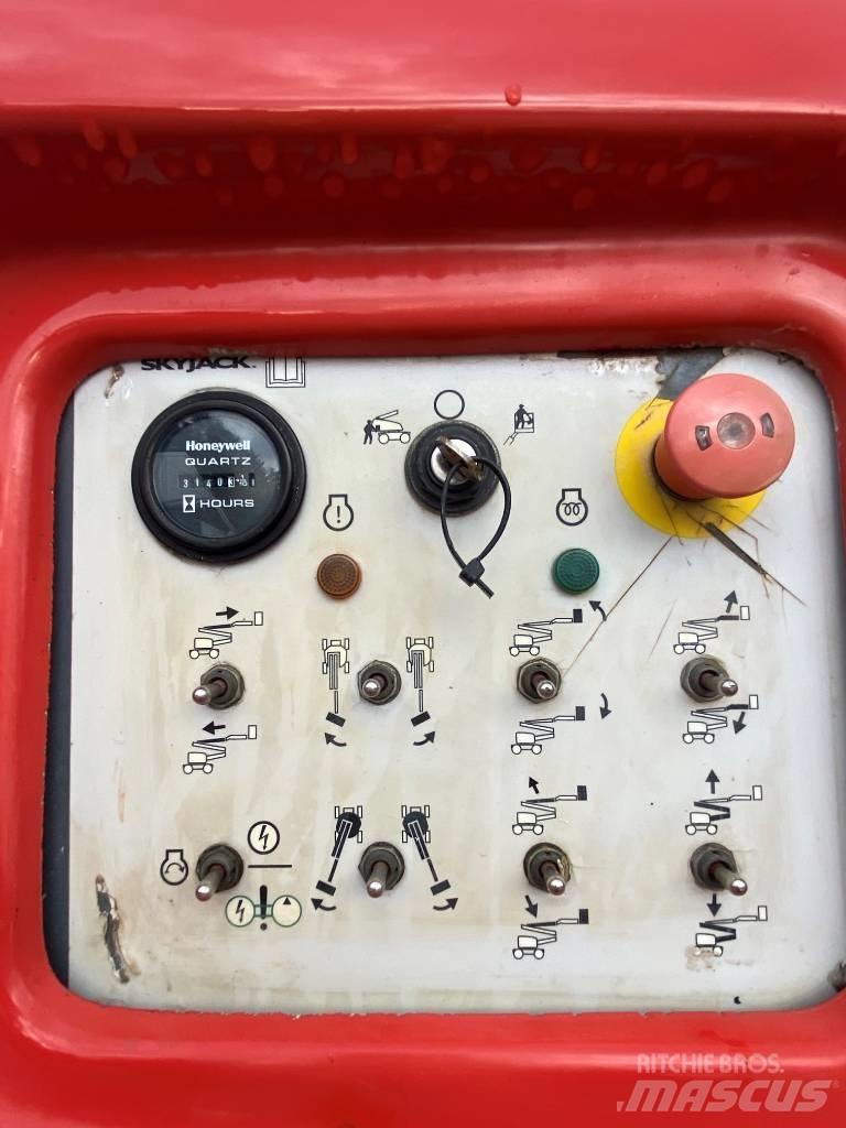 SkyJack SJ 63 AJ Коленчатые подъемники