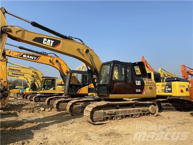 CAT 323D Гусеничные экскаваторы