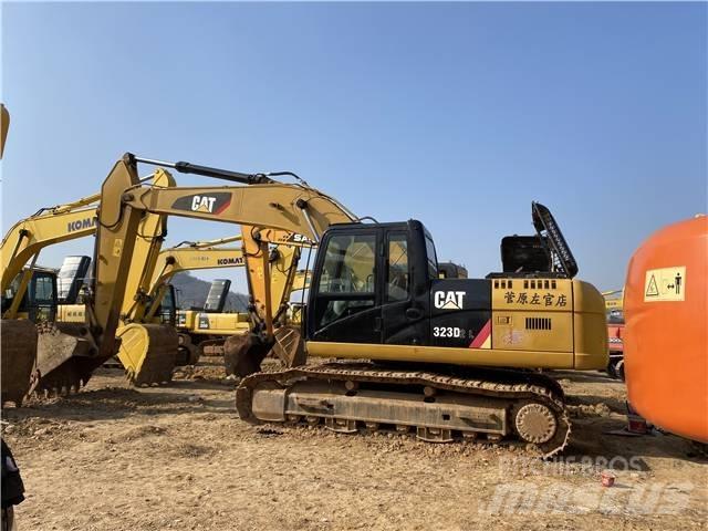 CAT 323D Гусеничные экскаваторы