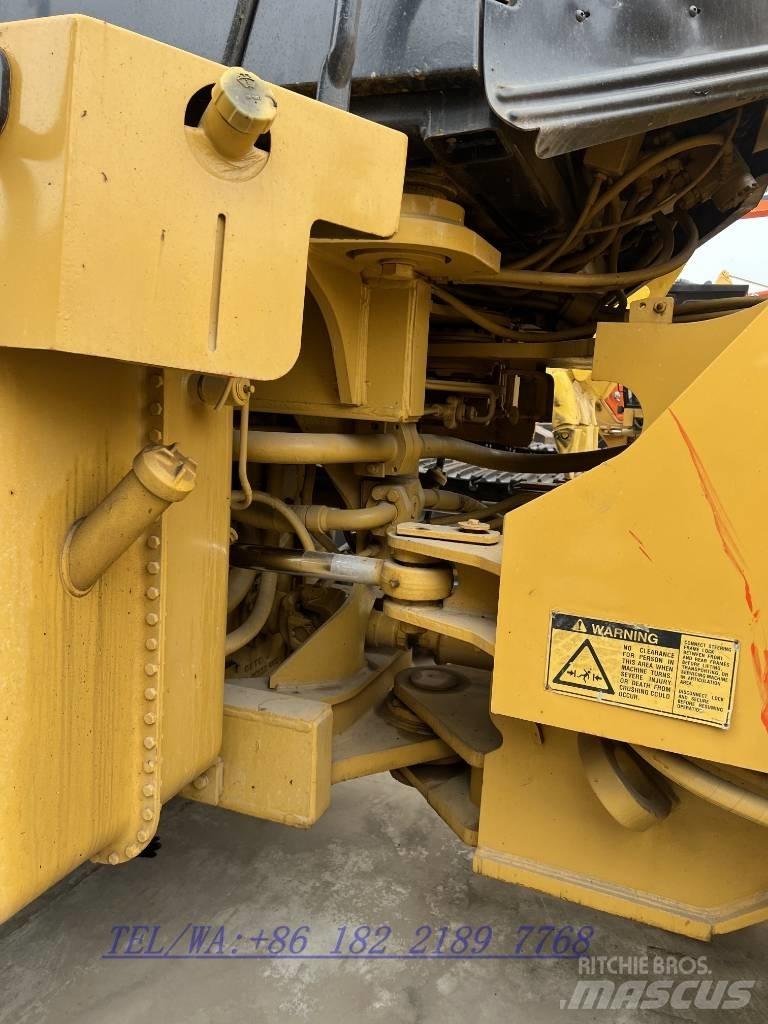 CAT 966G Фронтальные погрузчики