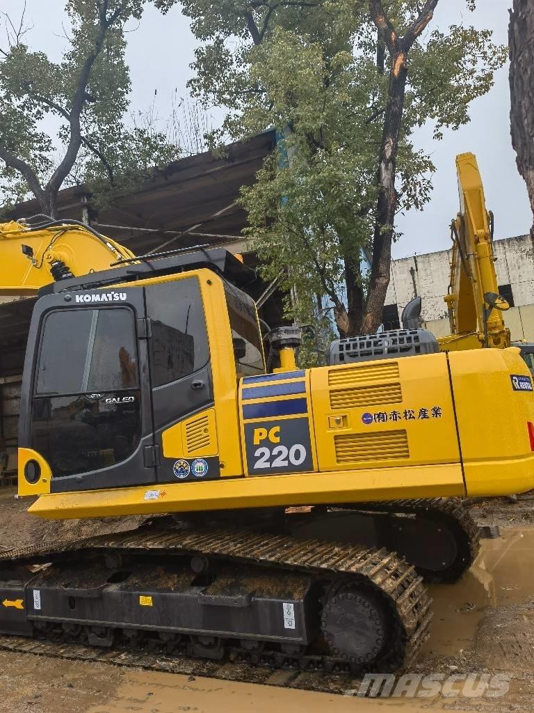 Komatsu PC 220-8 Гусеничные экскаваторы