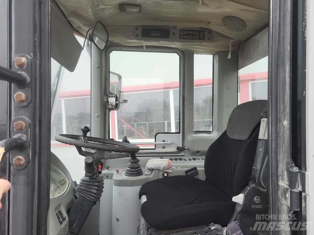 Hyundai HL 740-7 A Фронтальные погрузчики