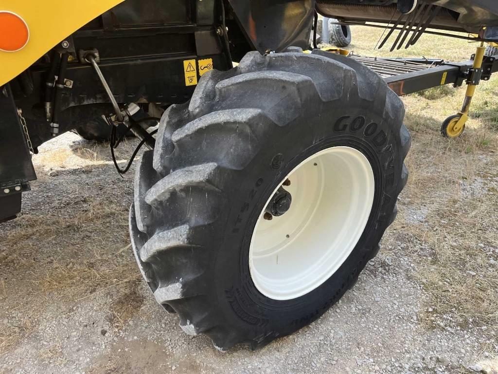 New Holland CSX 7080 Зерноуборочные комбайны