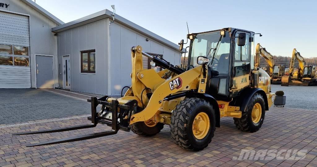 CAT 906 M Фронтальные погрузчики