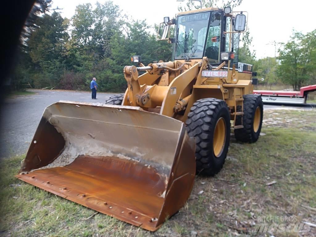 CAT 928F Фронтальные погрузчики