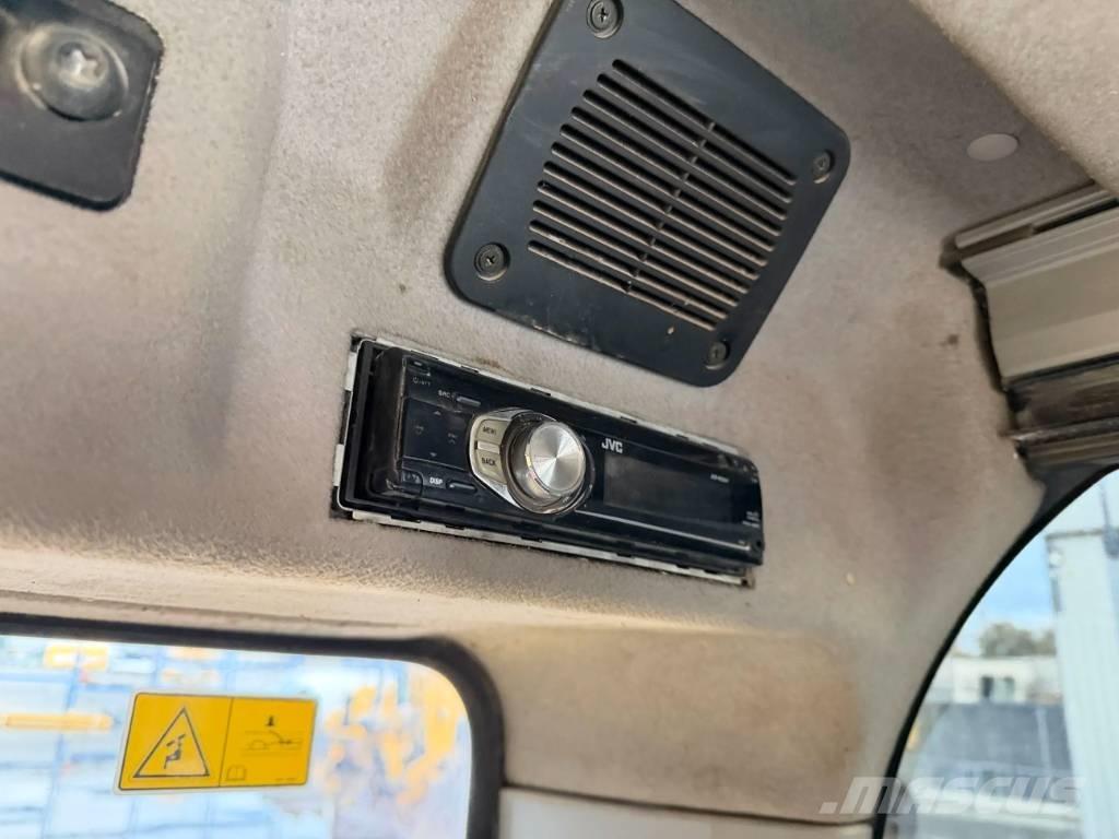 CAT 323D L Гусеничные экскаваторы