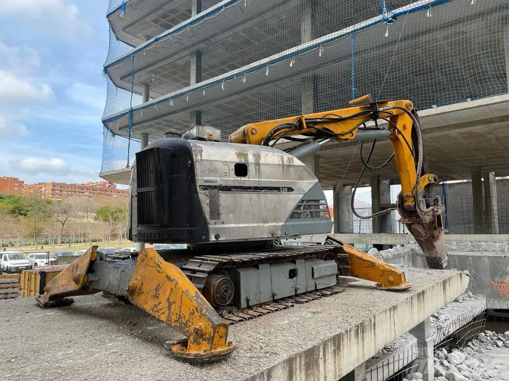 Brokk 330 Diesel Экскаваторы для разрушения