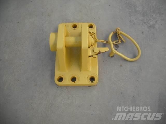 Komatsu D65EX PX Гусеничные бульдозеры