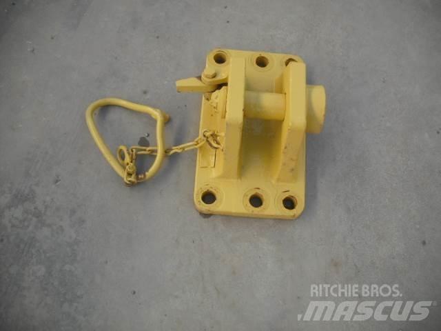 Komatsu D65EX PX Гусеничные бульдозеры