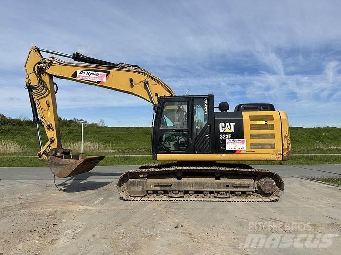 CAT 323FL Гусеничные экскаваторы