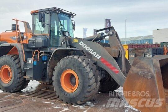 Develon DL 480-7 Экскаваторы-погрузчики