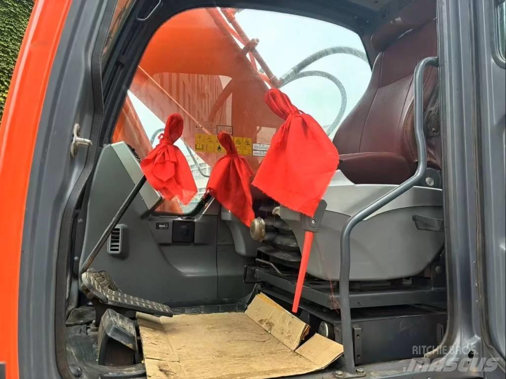 Doosan DX 225 LC Гусеничные экскаваторы