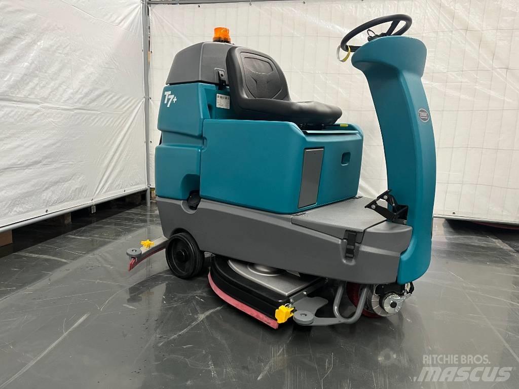 Tennant T7 Вакуумные уборочные машины