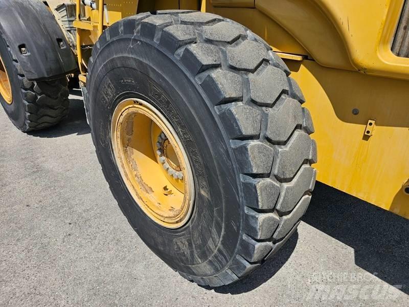 CAT 930 G Фронтальные погрузчики