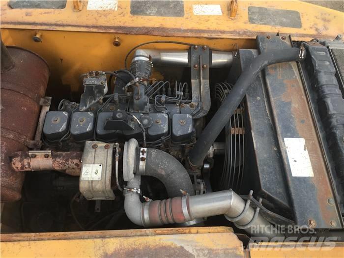 Hyundai R225LC-7 Гусеничные экскаваторы