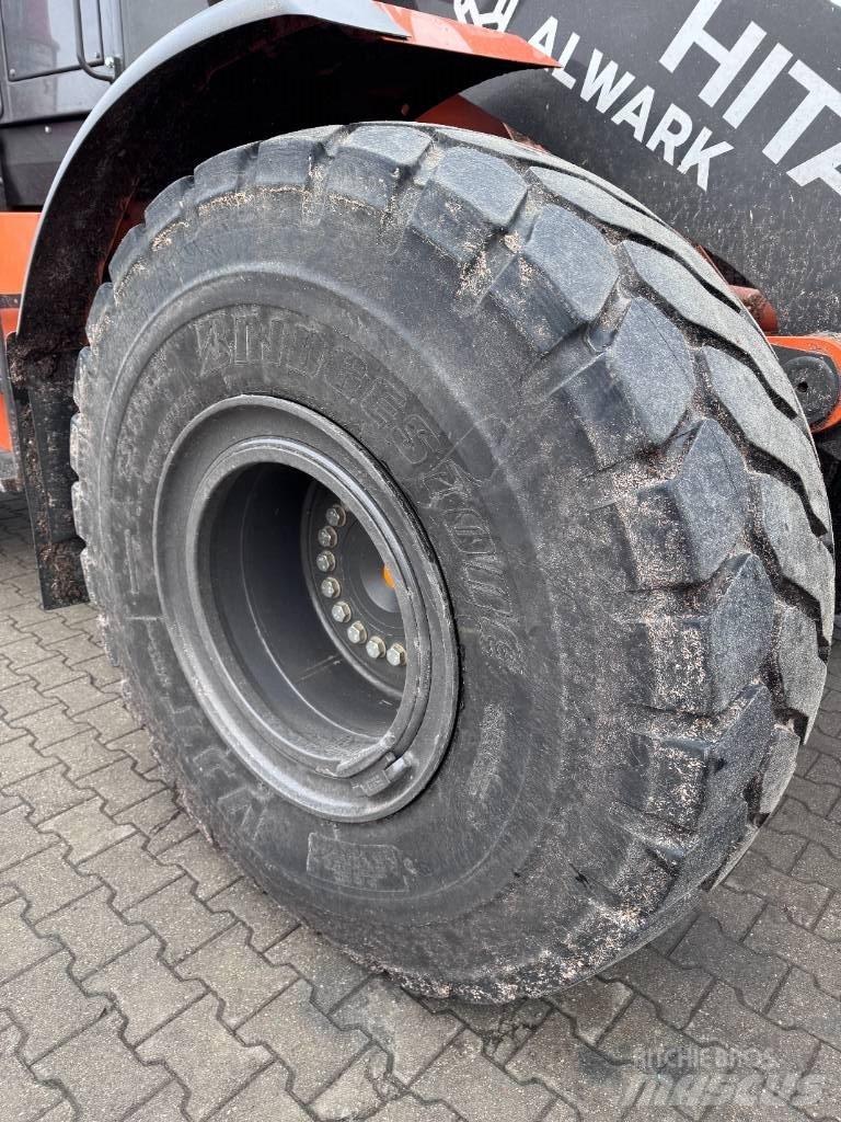 Hitachi ZW 220-7 Фронтальные погрузчики