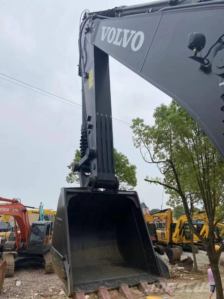 Volvo EC210D Гусеничные экскаваторы