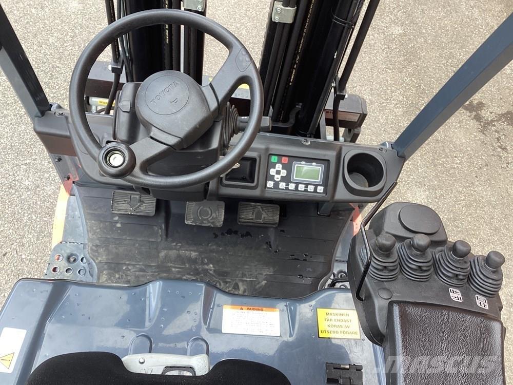 Toyota 8FBEK16T Электропогрузчики