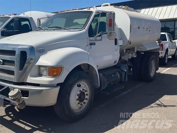 Ford F750 Грузовики-цистерны