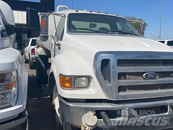 Ford F750 Грузовики-цистерны