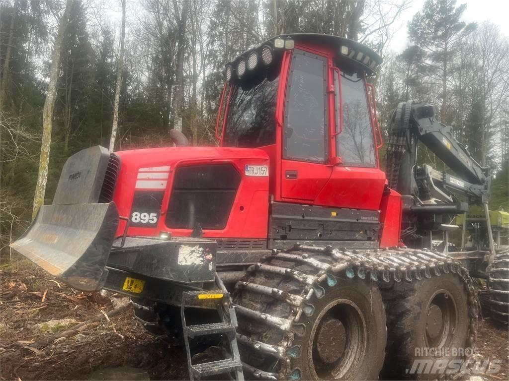 Komatsu 895 Форвардеры