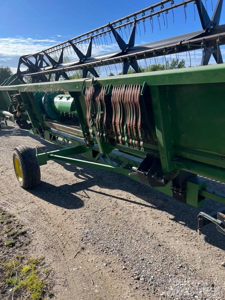 John Deere 9780 CTS Зерноуборочные комбайны
