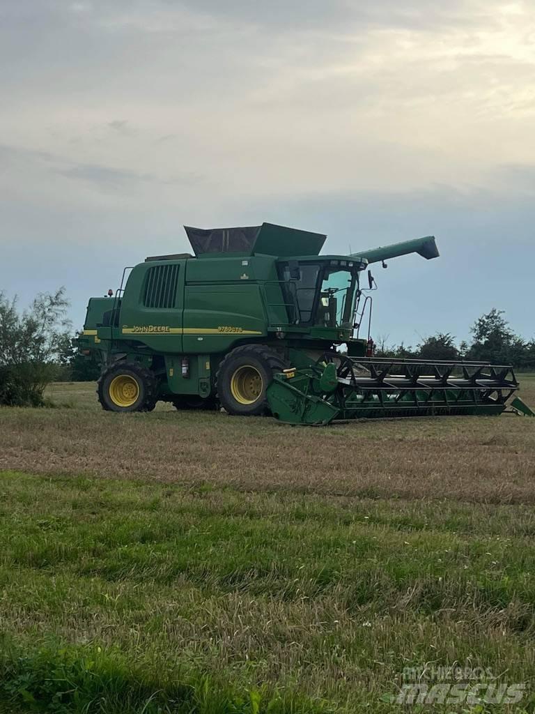 John Deere 9780 CTS Зерноуборочные комбайны