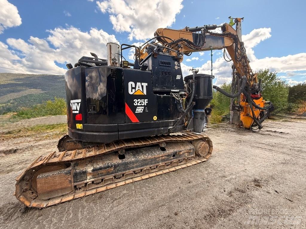 CAT 325 FL CR Специальные экскаваторы