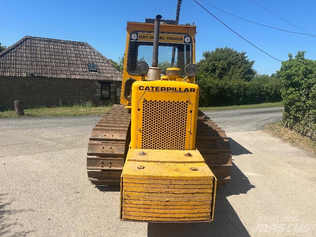 CAT D4d Трактора