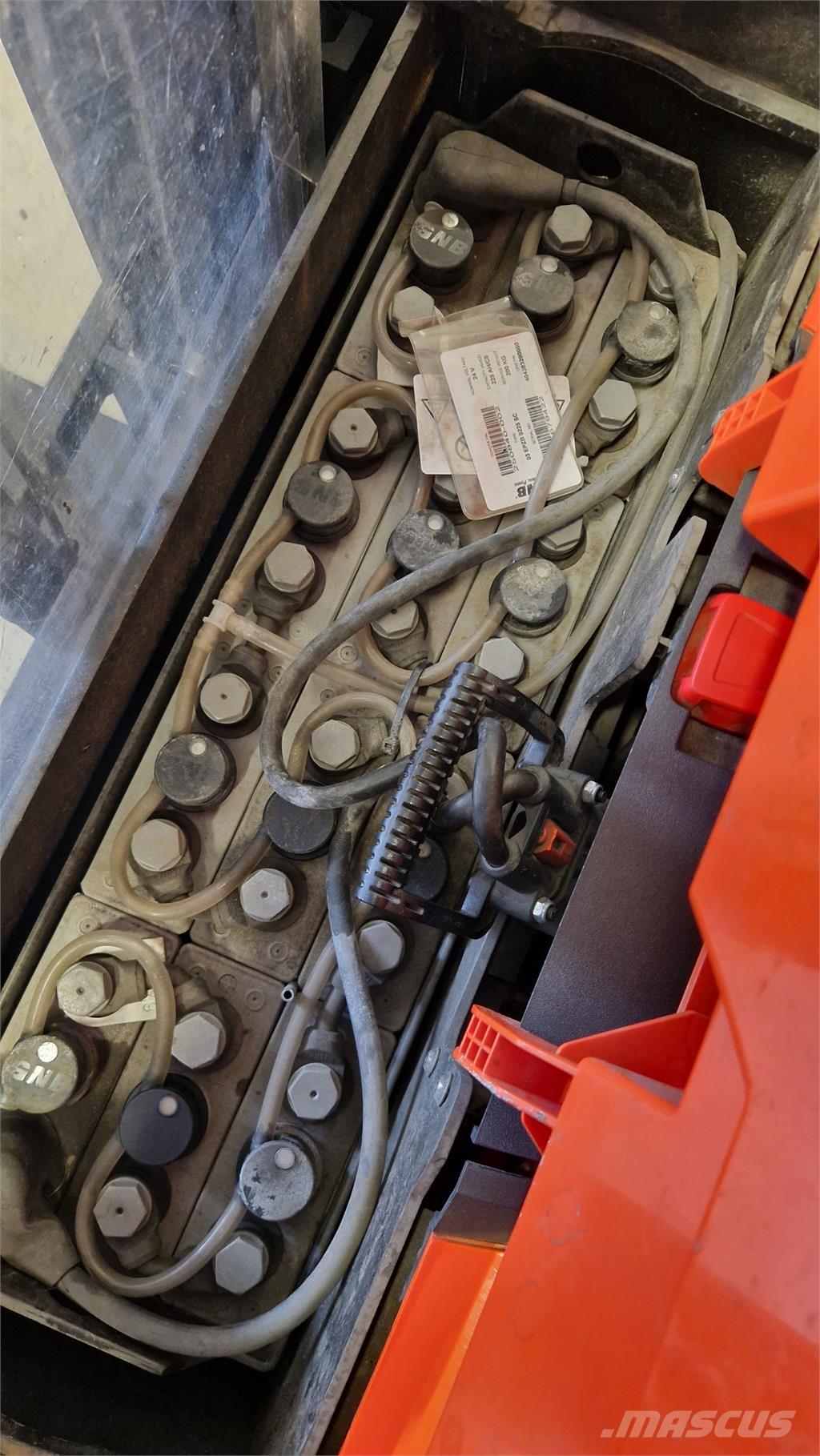 BT SWE200D Самоходные электроштабелёры